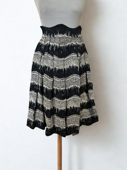Jupe vintage noire écrue à motifs