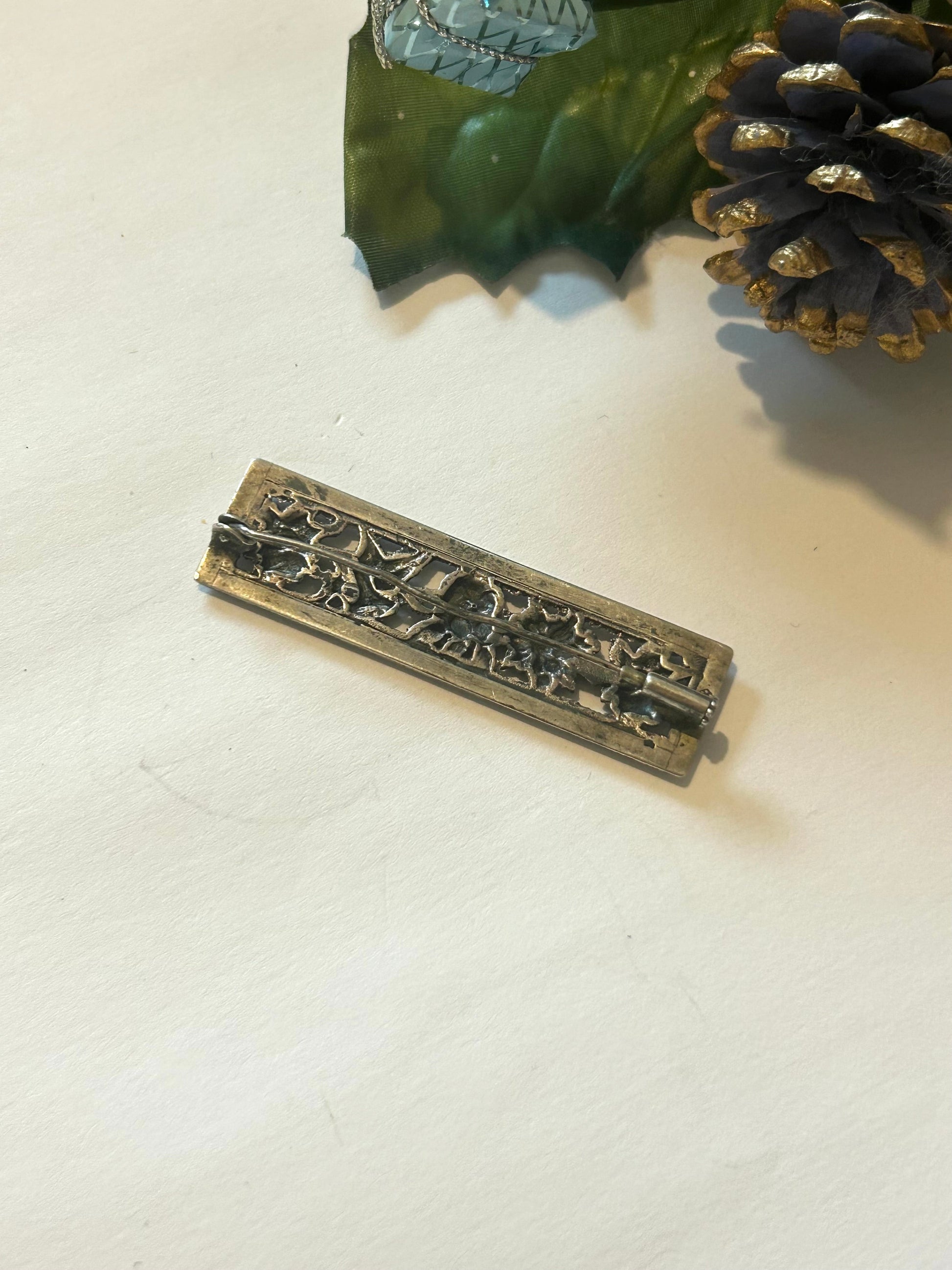 Broche vintage fleur ajourée métal argenté la friperie vintage 25