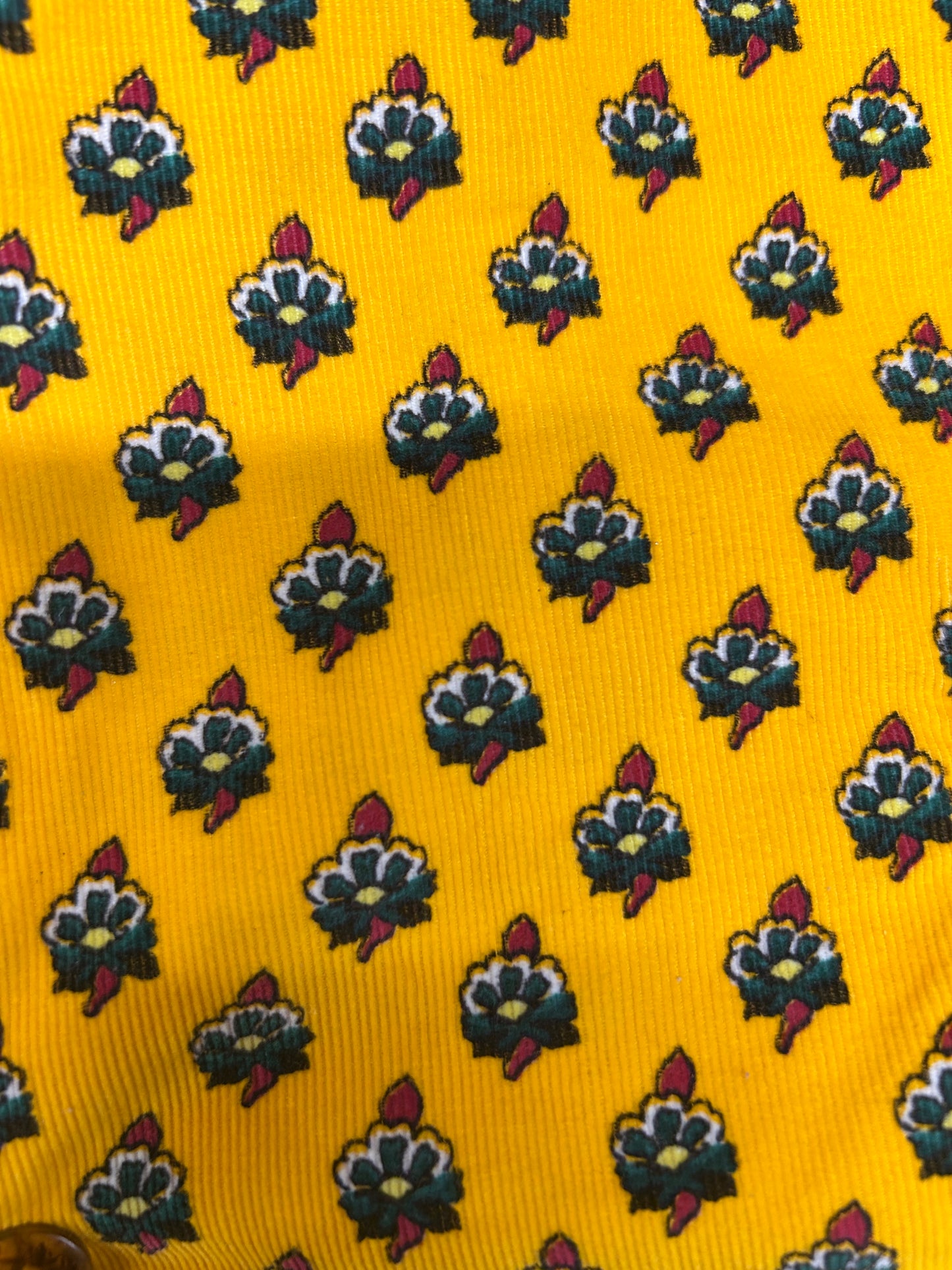 Gilet vintage Naf Naf en velours jaune fleuri – dos réglable – Taille S