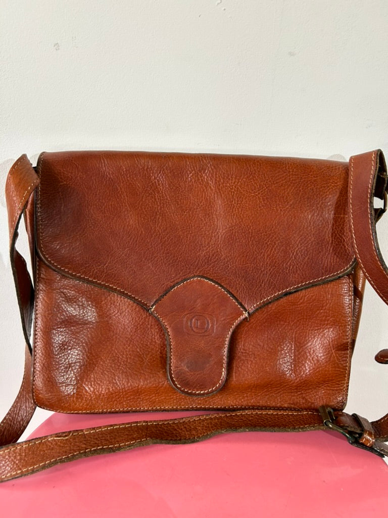 Sac bandoulière vintage cuir marron Lafarge la friperie vintage 25