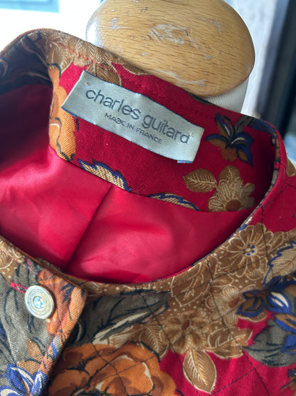 Veste matelassée rouge à fleurs
