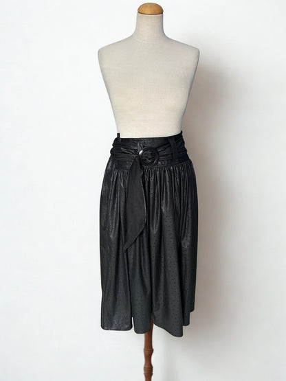 Jupe midi vintage noire en imitation cuir – taille haute