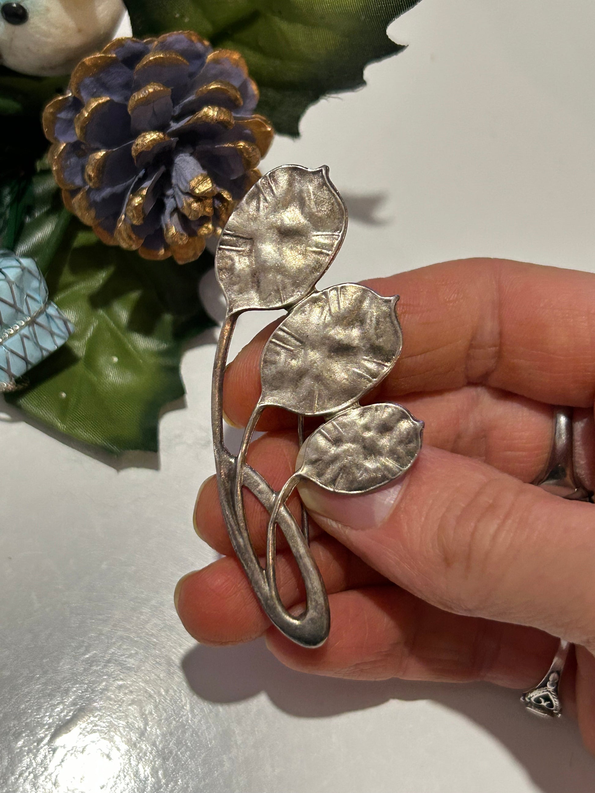 Broche feuilles argentées Mathieu Nancy 99 la friperie vintage 25