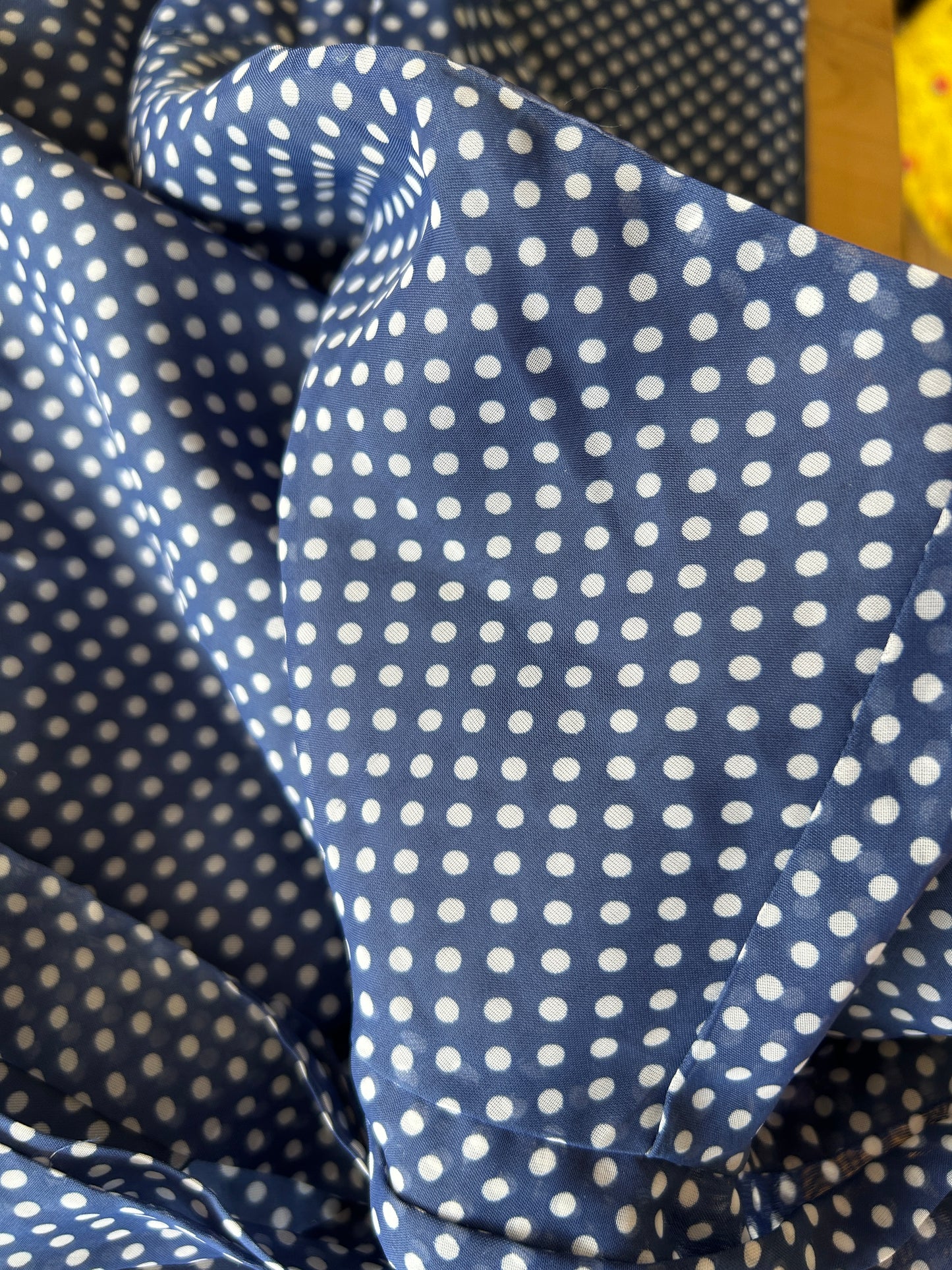 Chemisier vintage à pois bleu