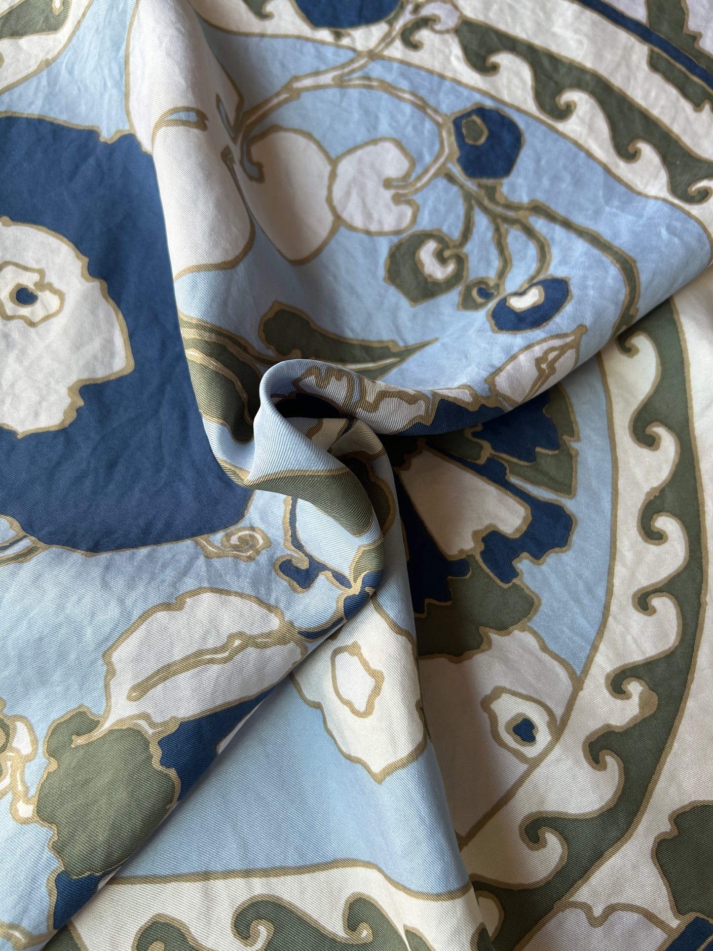 Foulard soie Christian Dior motif floral