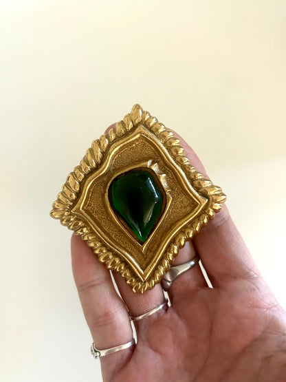 Broche vintage dorée & pierre verte – Scherrer Paris la friperie vintage 25