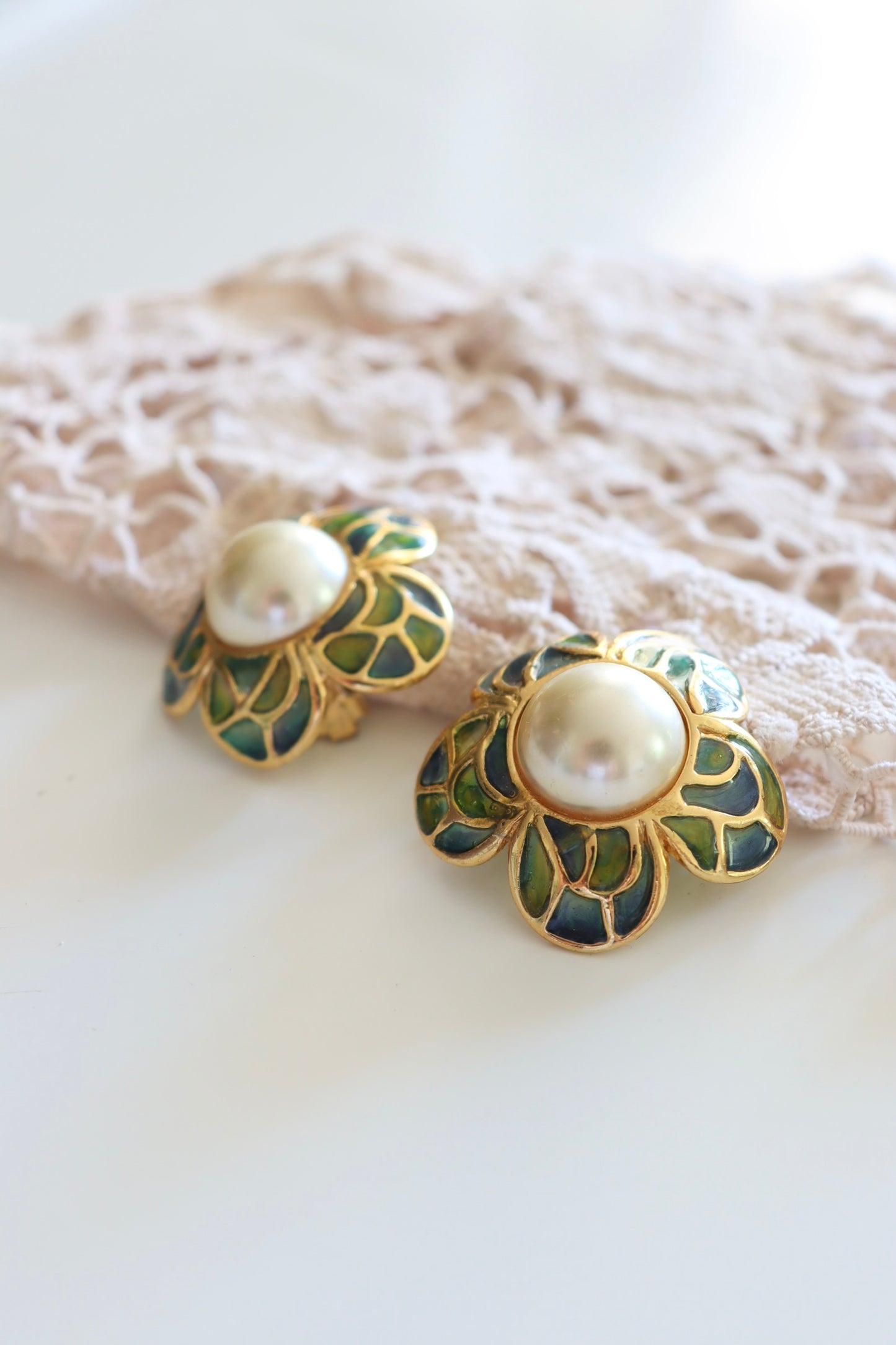 Boucles d'oreille à clips vintage fleur bleu vert la friperie vintage 25