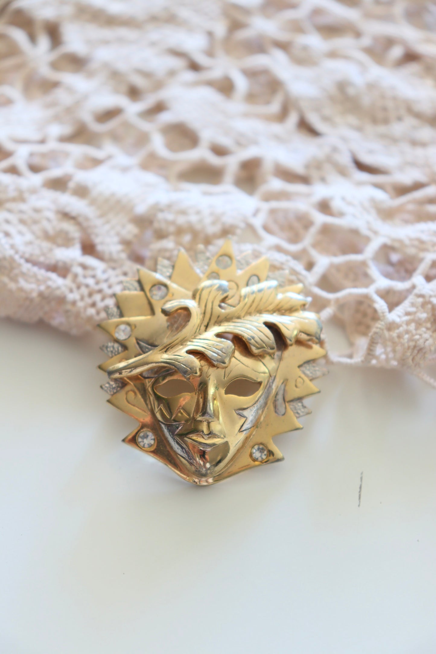 Broche vintage masque de Venise la friperie vintage 25