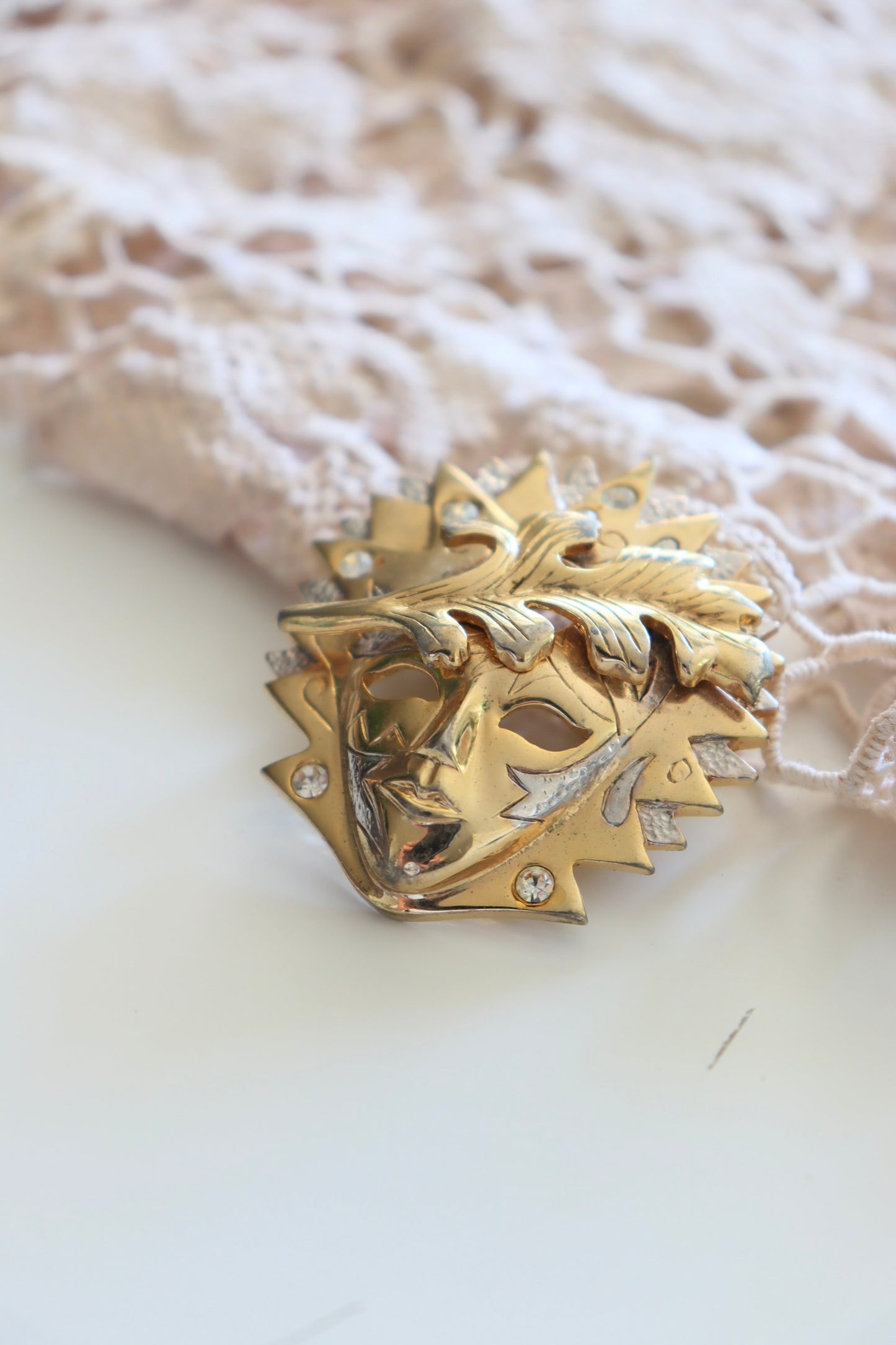 Broche vintage masque de Venise la friperie vintage 25