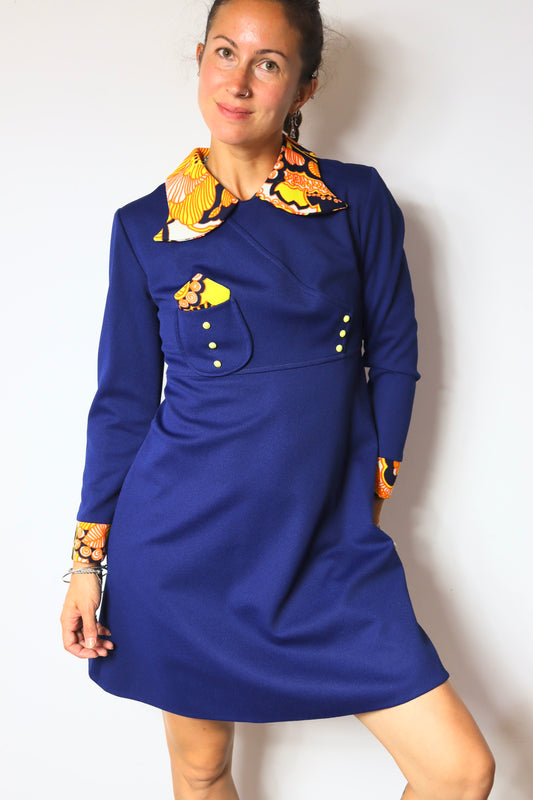 Robe vintage années 70 bleu roi col motifs