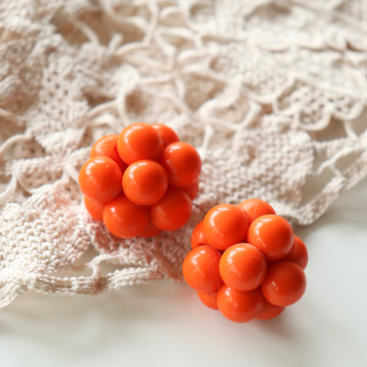 Boucles d'oreille clips vintage fleur plastique orange la friperie vintage 25