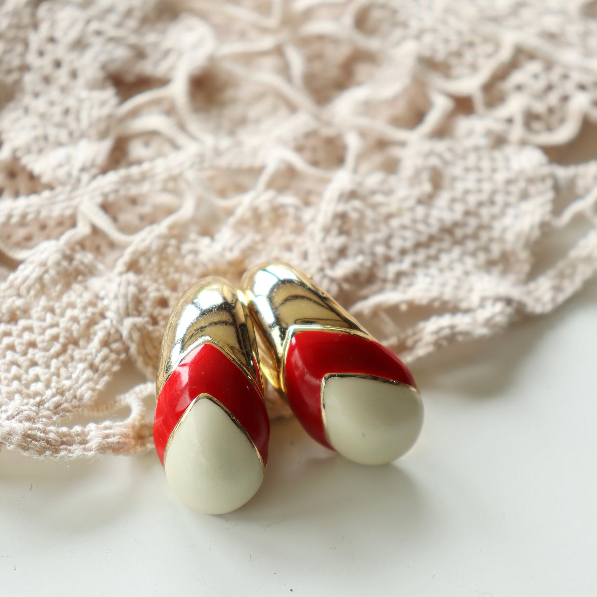 Boucles d'oreille à clips vintage pétale émaillée rouge blanc la friperie vintage 25