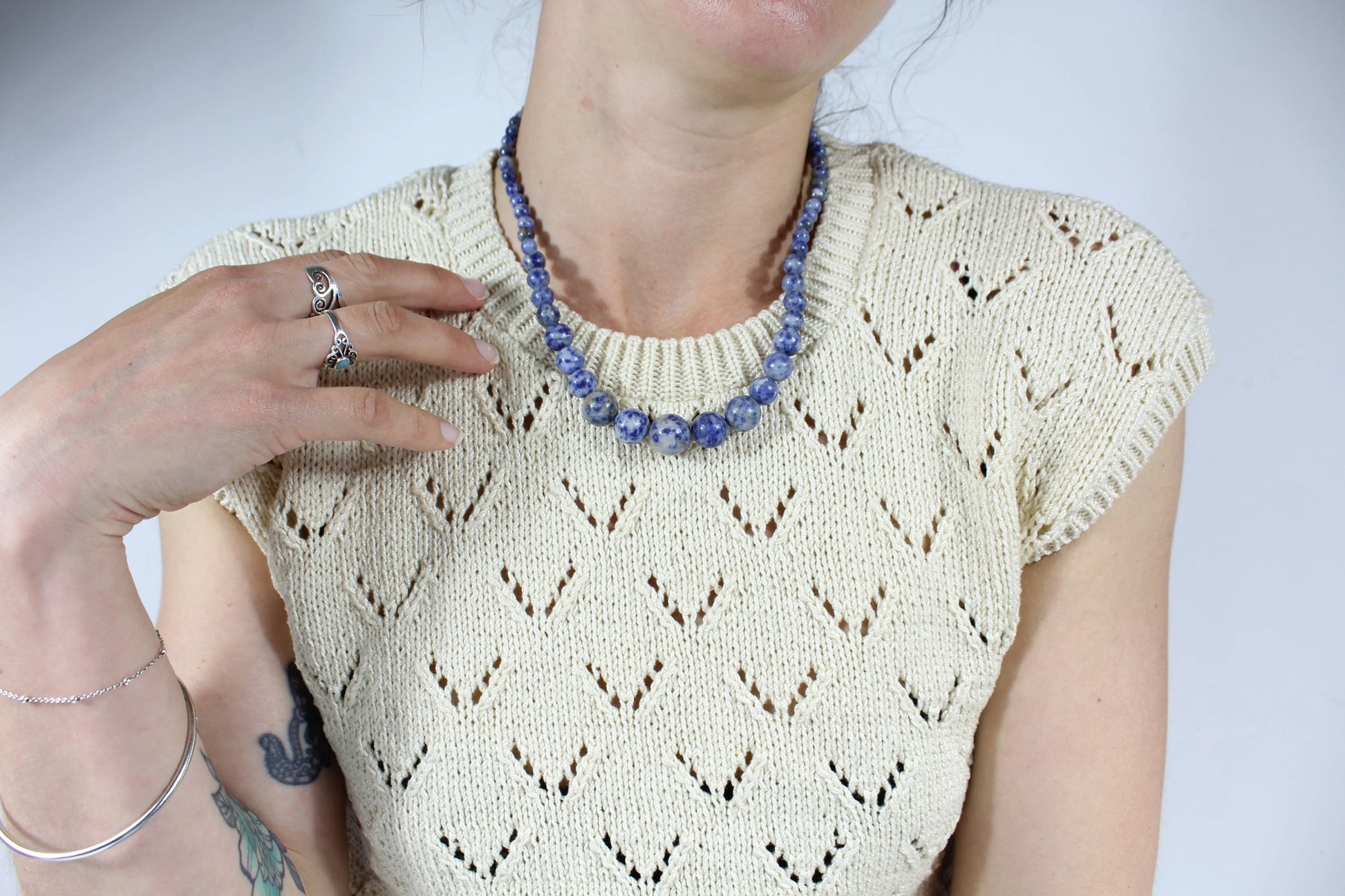 Collier en perles Sodalite semi-précieuse - la friperie vintage 25