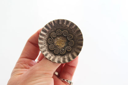 Broche ancienne argenté ethnique la friperie vintage 25