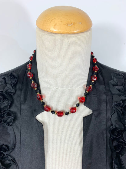 Collier vintage ancien perles en verre rouge et noir à facettes la friperie vintage 25