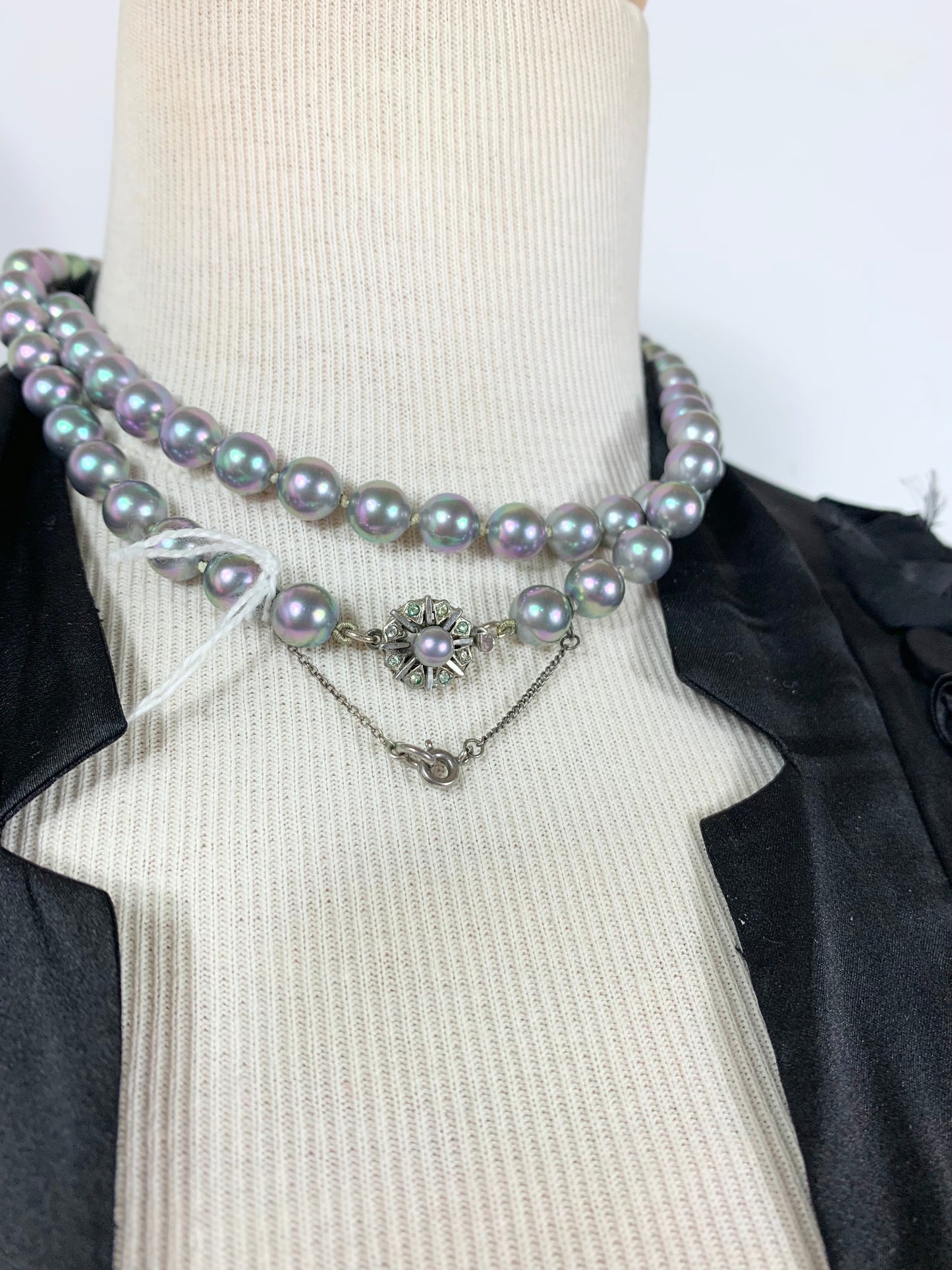 Collier sautoir vintage perles en verre imitation nacre joli fermoir
