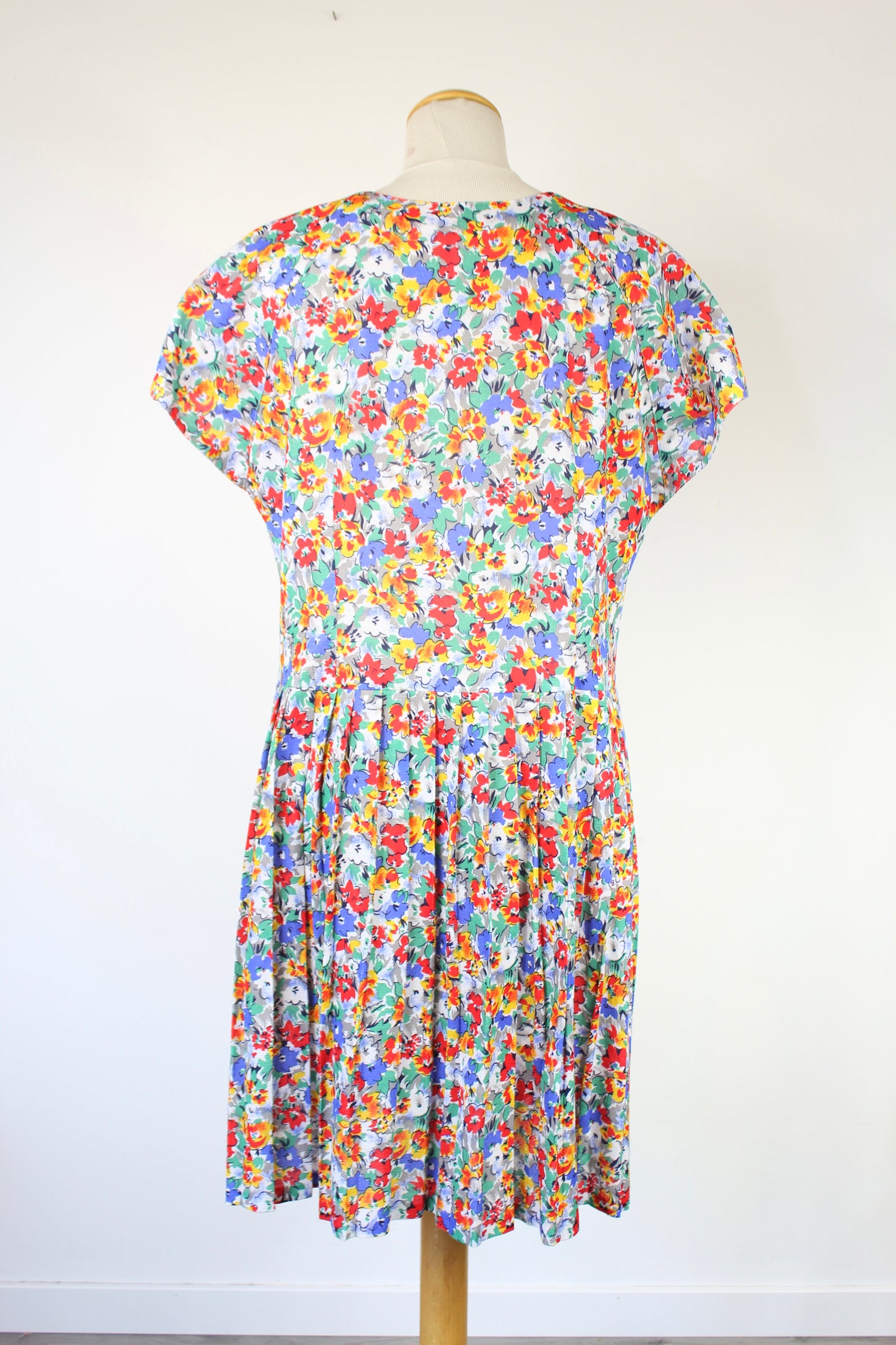 Robe vintage imprimé fleuri multicolore manches courtes