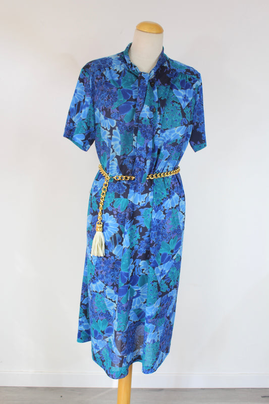 Robe vintage bleu à motifs fleurs manches courtes