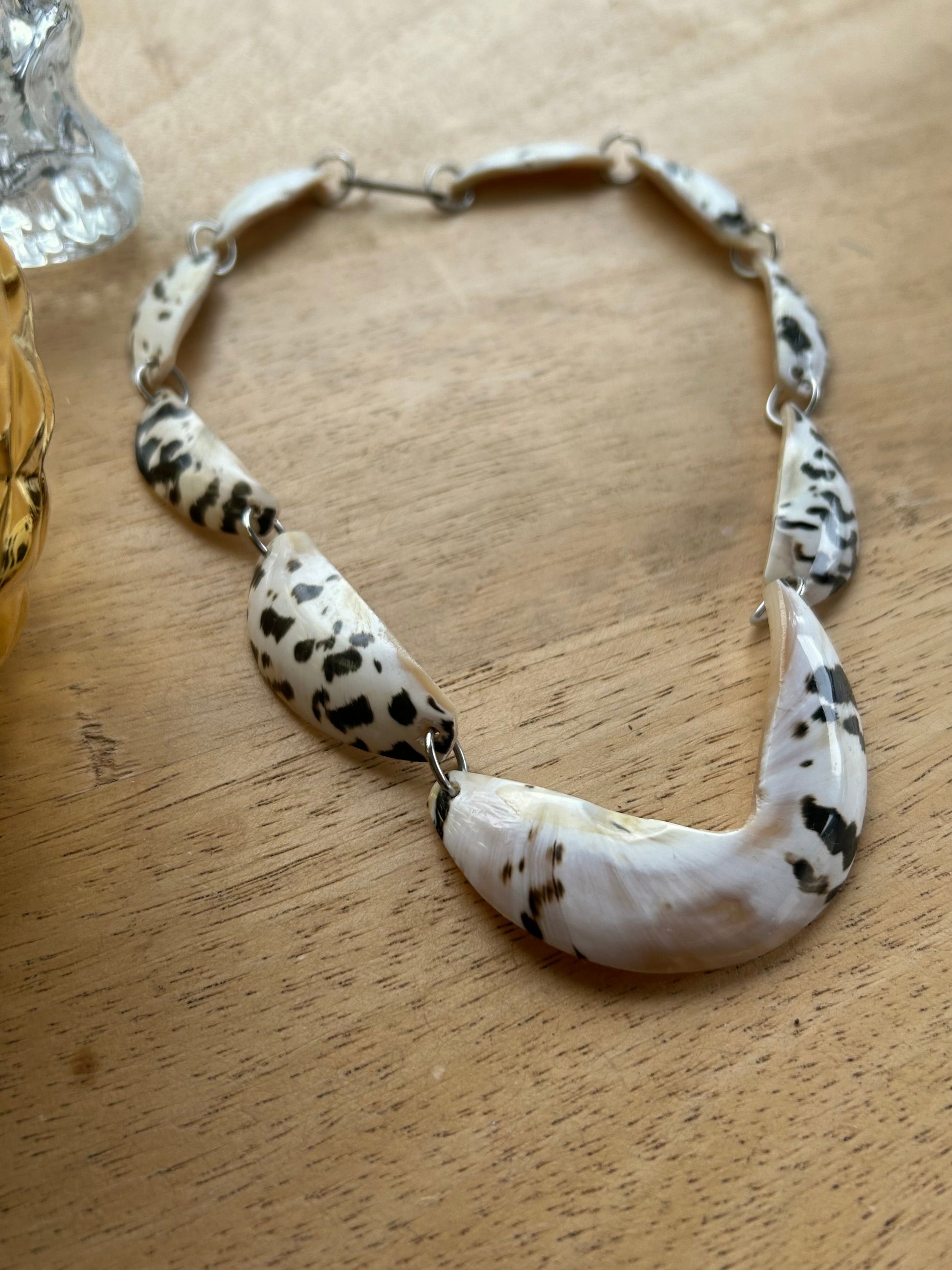 Ras de cou coquillage nacre noir et blanc la friperie vintage 25