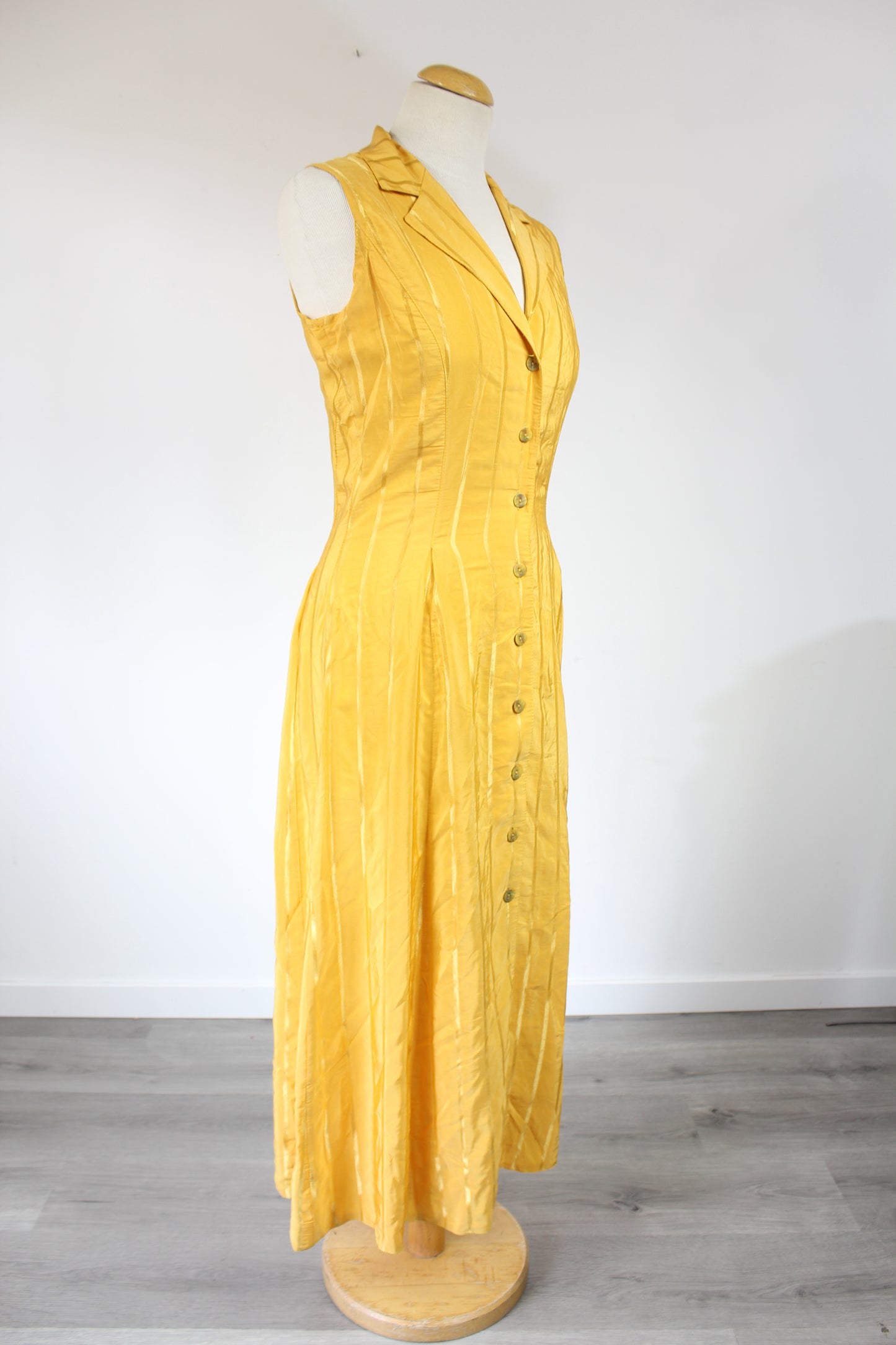 Robe longue jaune vintage sans manches 70'S