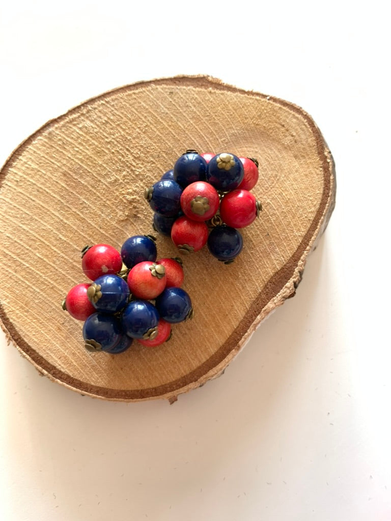 Boucles d'oreilles clips vintage fleurs perles de bois bleu rose