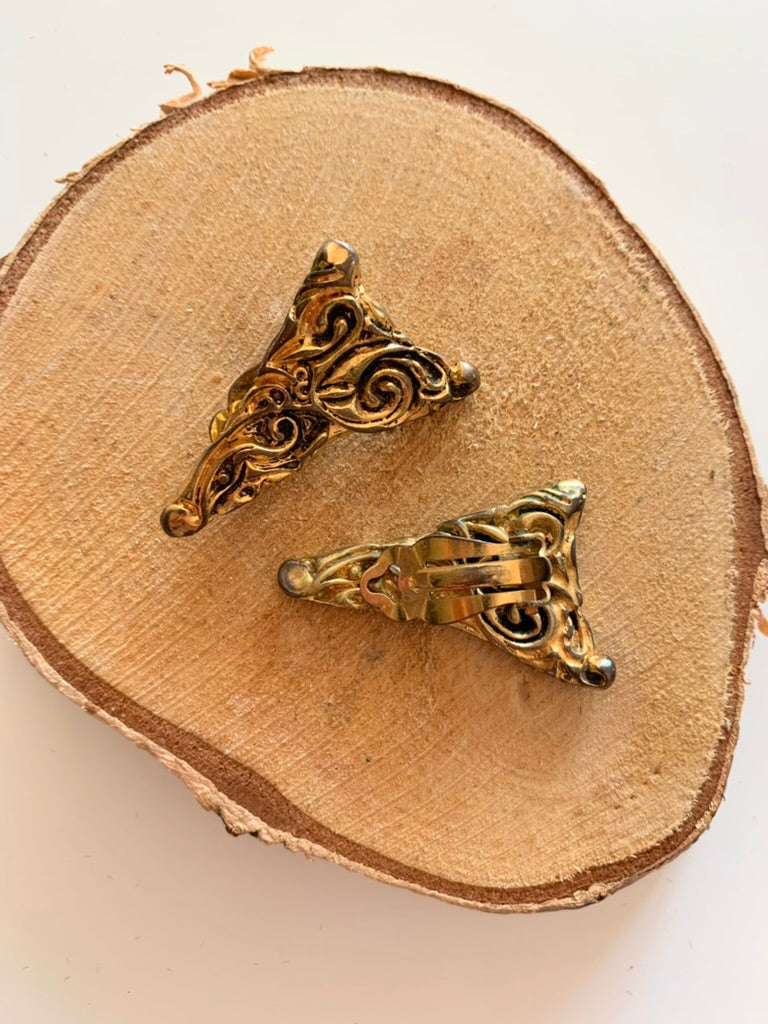 Boucles d'oreilles vintage clips triangle à motifs effet ancien la friperie vintage 25