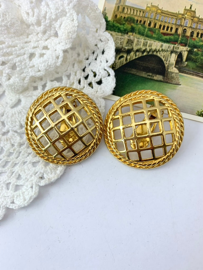Boucles d'oreille vintage clips métal doré ajouré rond