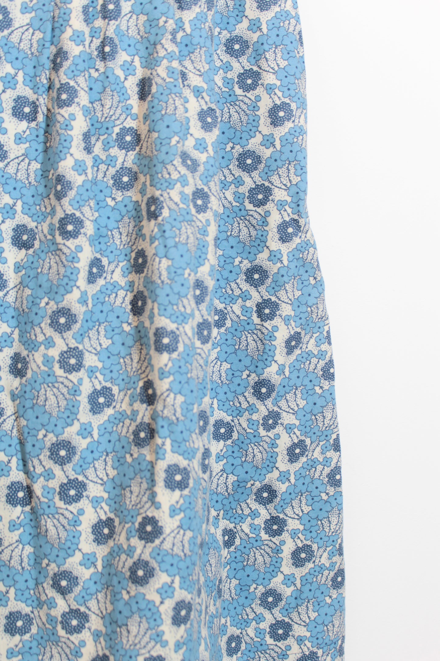 Jupe vintage fait main motifs fleurs bleues