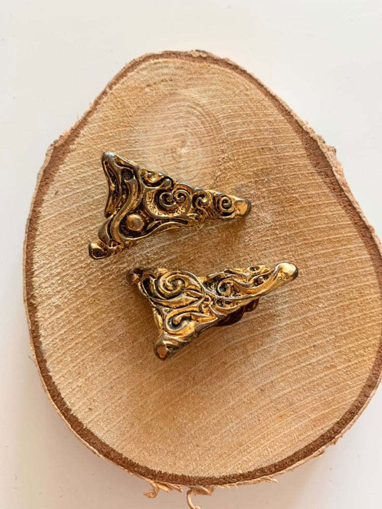 Boucles d'oreilles vintage clips triangle à motifs effet ancien