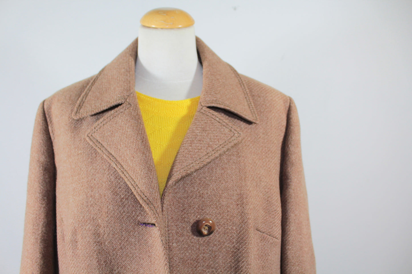 Manteau vintage marron clair coupe droite La friperie vintage