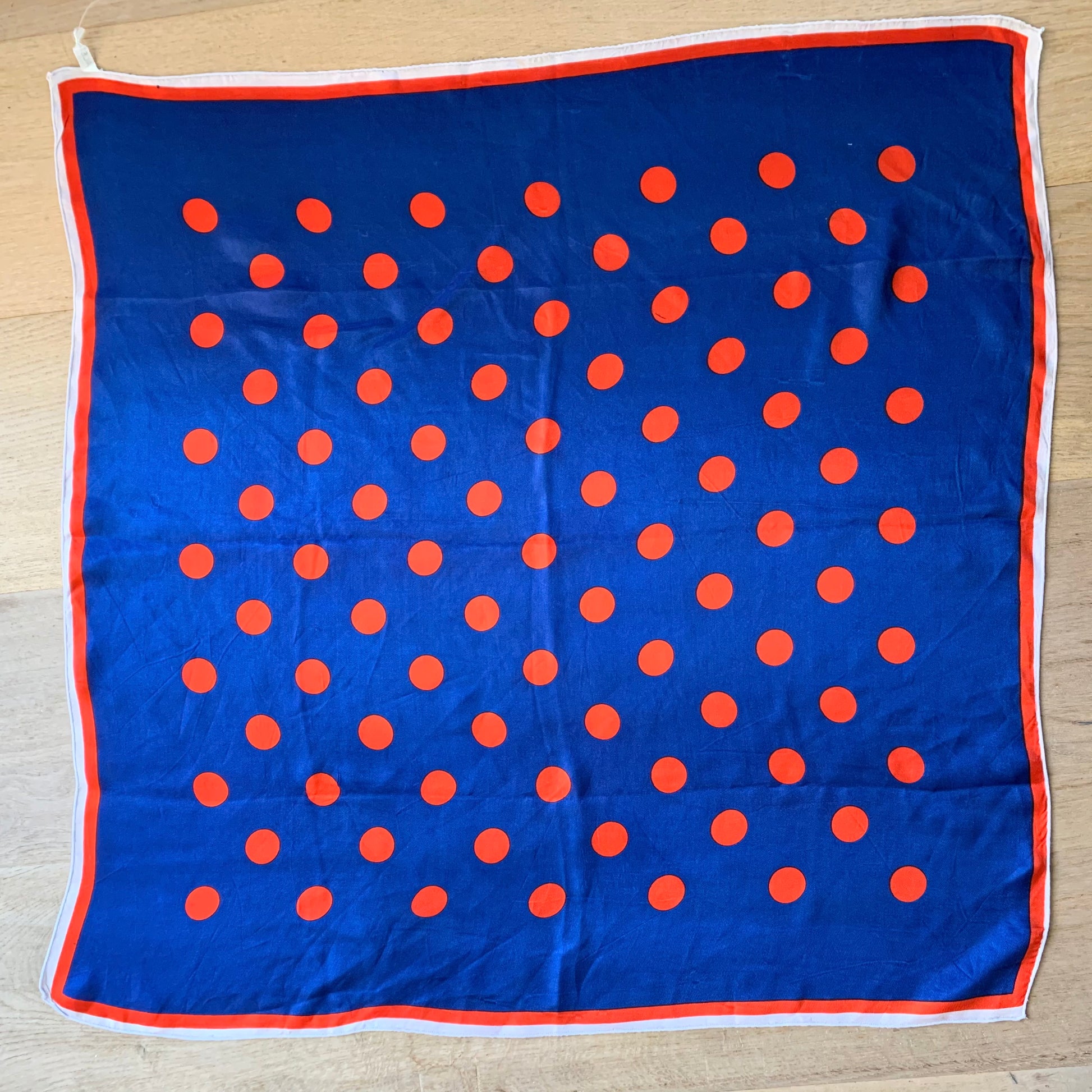 Foulard carré vintage bleu à pois rouge La friperie vintage la friperie vintage 25